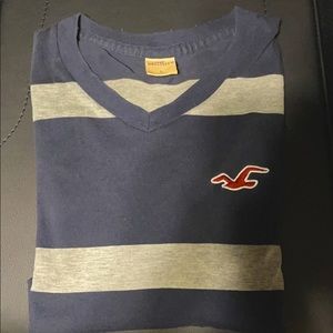 HOLLISTER V-SHIRT